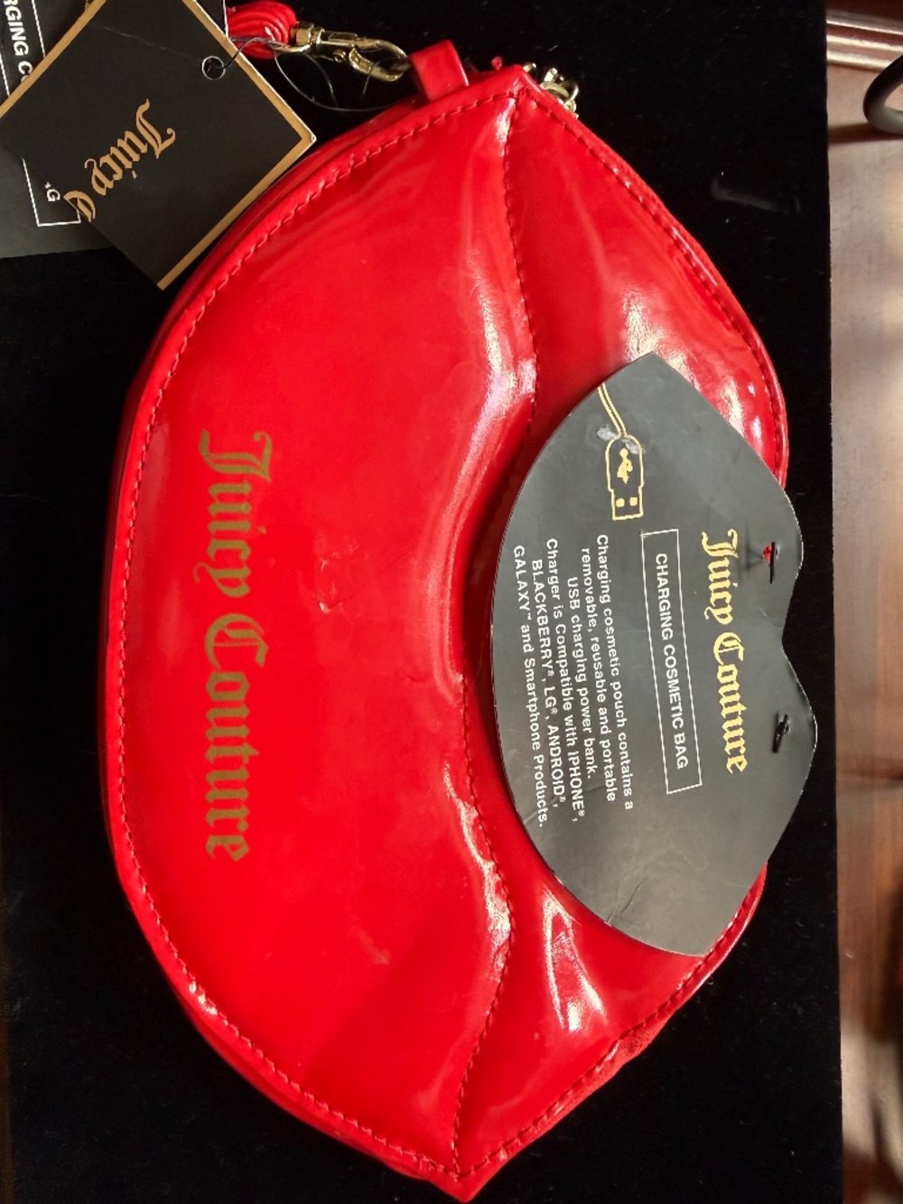 NEW JUICY COUTURE CHARGING COSMETIC BAG-"RED LIPS"
